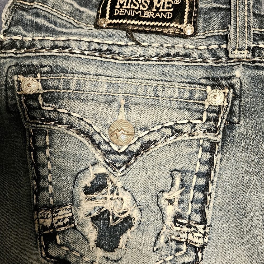 Miss Me Boyfriend Capri | Size 30